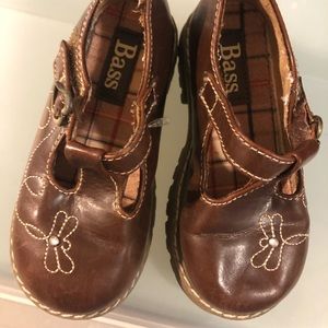 Classic uniform oxfords by Bass